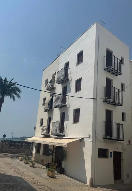 Habitación Doble con balcón y vistas al mar — Almar Suites