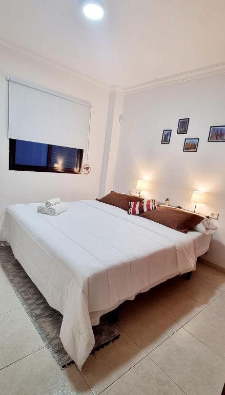 ALMar WeGo Alcalá! Tenerife South- Private Rooms in Shared Apartment- Habitaciones Privadas con baños compartido