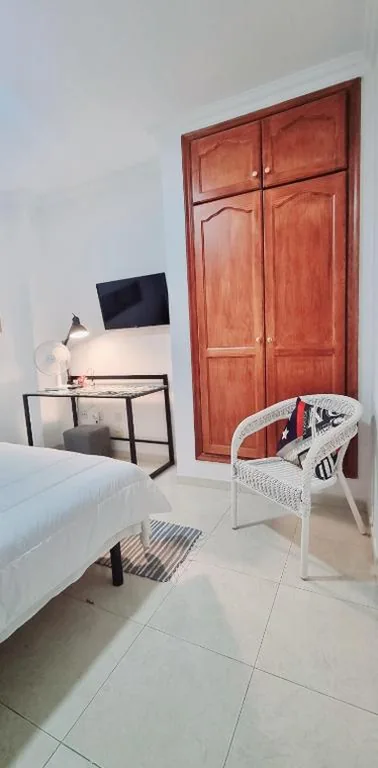 ALMar WeGo Alcalá! Tenerife South- Private Rooms in Shared Apartment- Habitaciones Privadas con baños compartido — foto 5