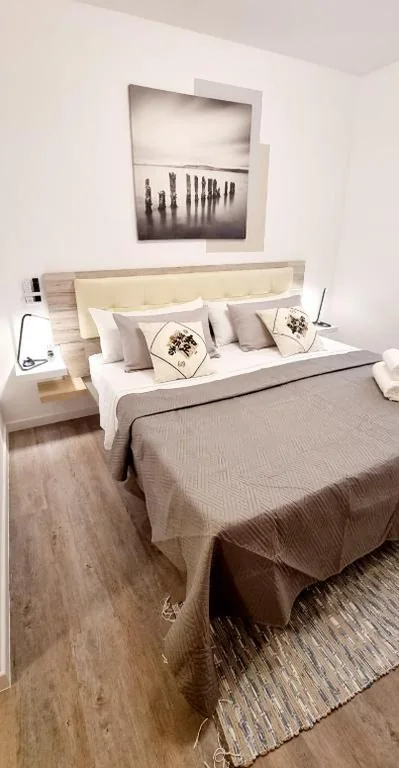 ALMar WeGo Puerto Santiago! Tenerife South- Private Rooms in Shared Apartment- Habitaciones Privadas con baños compartido