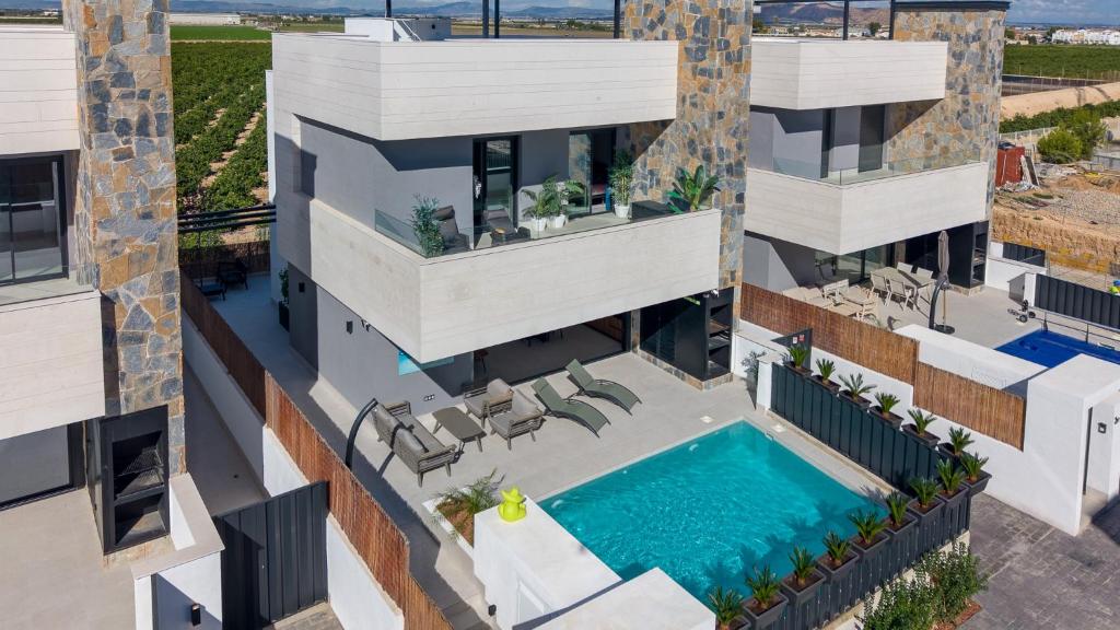 Almendro 40 2v6 Santa Rosalia Resort dolby atmos 4k cinema Biggest pool in the almendro line up ! pool table ! & Much more !