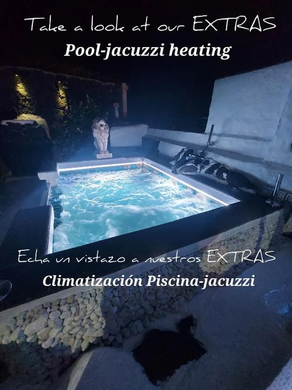 ALOELUX VILLA 1 Romantic ! - Private Villa with Jacuzzi, cinema ,massage ,wonderful view, art desing villa
