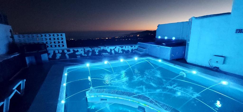 ALOELUX VILLA 2 ! - Private Villa with POOL , 2 jacuzzis, cinema, Balinese bed, wonderful view, art desing villa