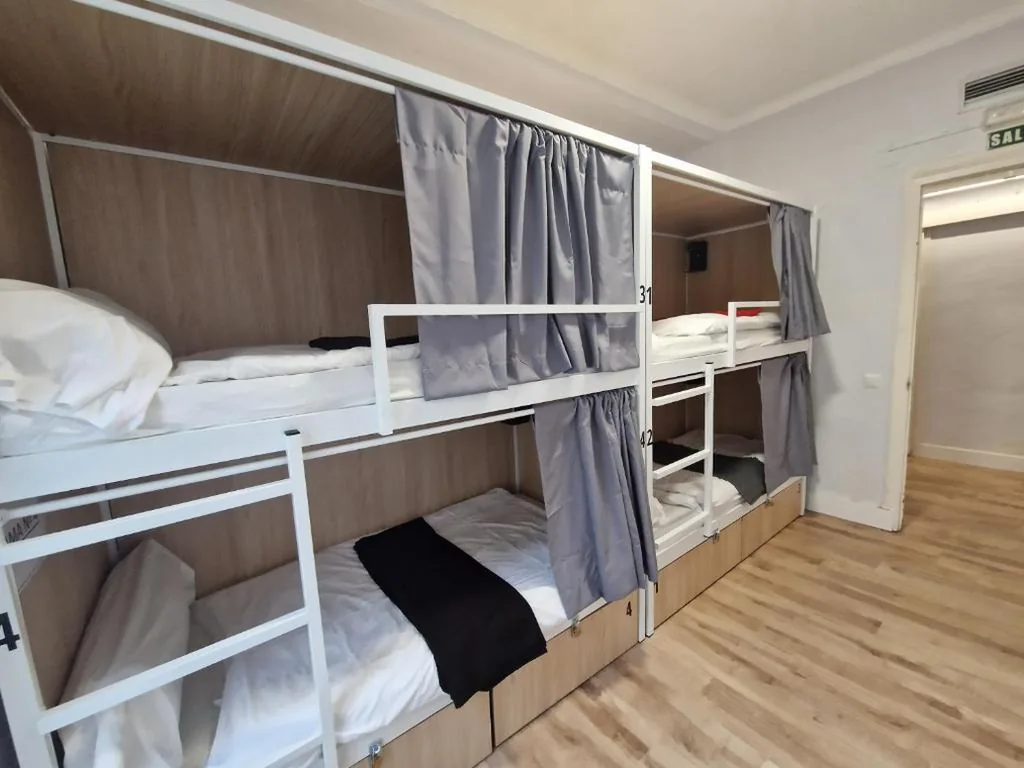 Bett im 4-Bett-Schlafsaal — Aloha Hostel