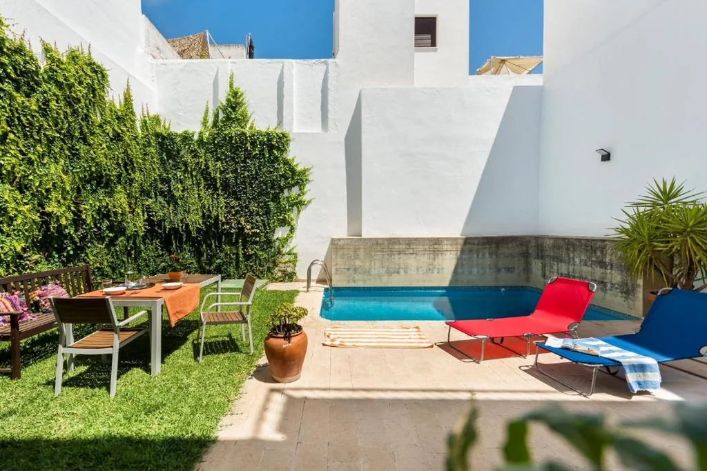 Casa con 5 camere da letto — Alohamundi Triana