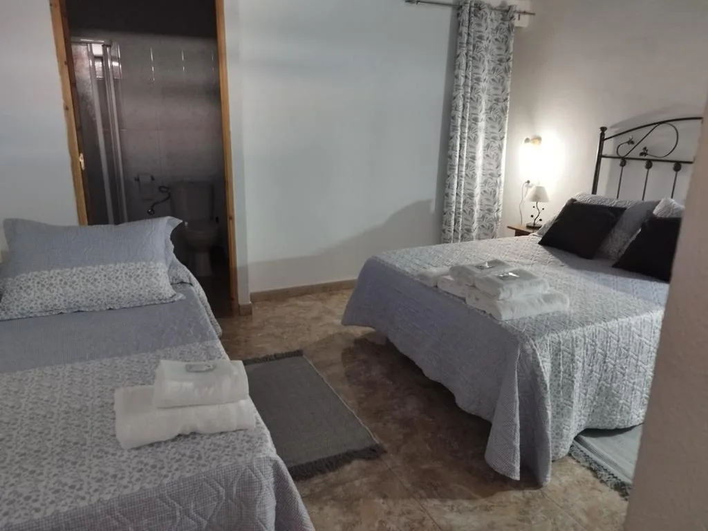 Habitación Triple — Alojamiento Acuario