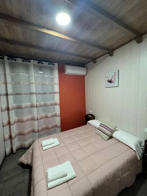 Habitación Doble con baño privado — Alojamiento Cerro de las Salinas