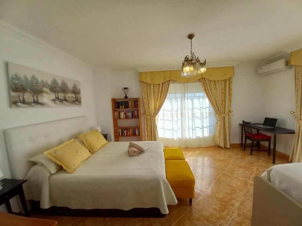 Habitación Familiar — Alojamiento Colina del Sol