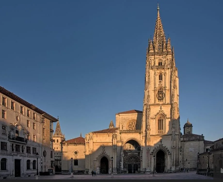 Doppelzimmer – 2 Betten — Alojamiento Oviedo 1