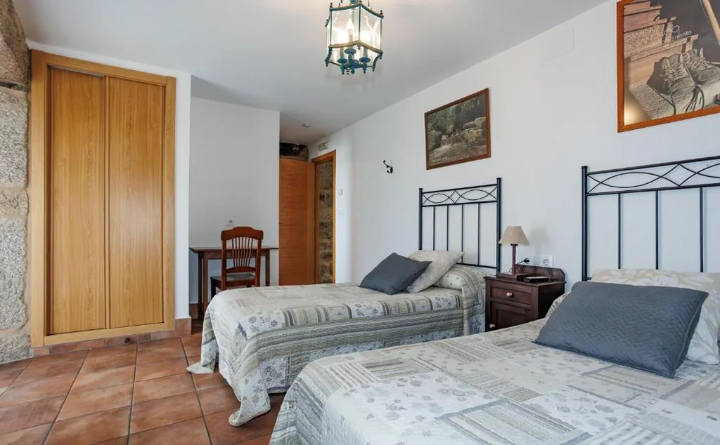 Doppelzimmer mit 2 Betten — Alojamiento Pazos