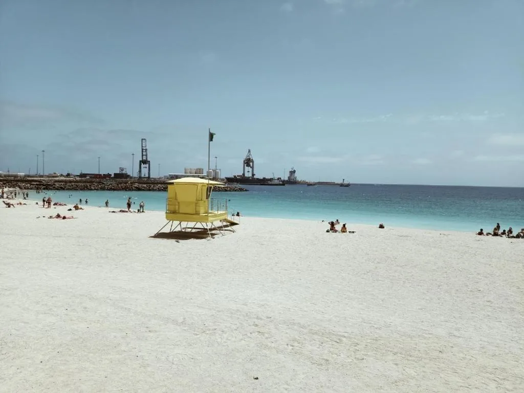 Chambre individuelle avec salle de bains privative — ALOJAMIENTO PLAYA CHICA, LOS POZOS HABITACIONES