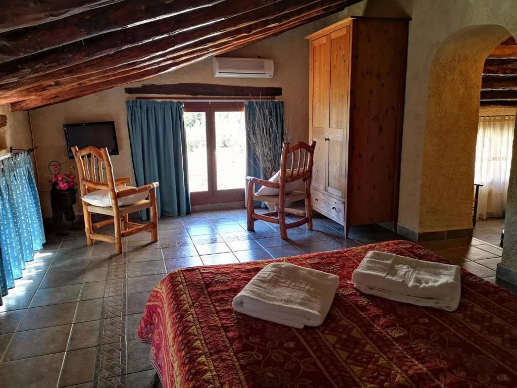 Vierbettzimmer mit Badewanne — Alojamiento Rural Casa Honda