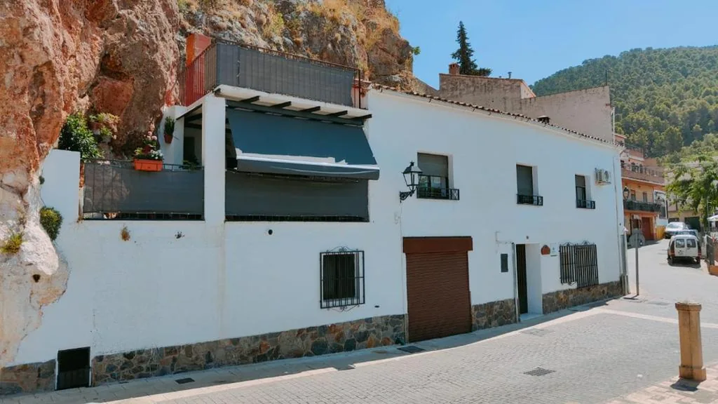 Casa de 3 dormitorios — Alojamiento Rural El Peñon de Hornos