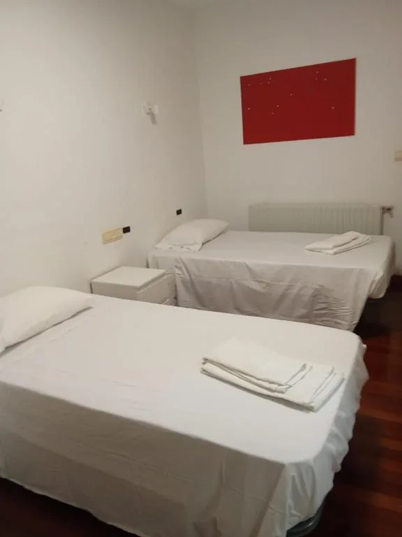 Habitación Doble con baño privado — Alojamiento San Martín