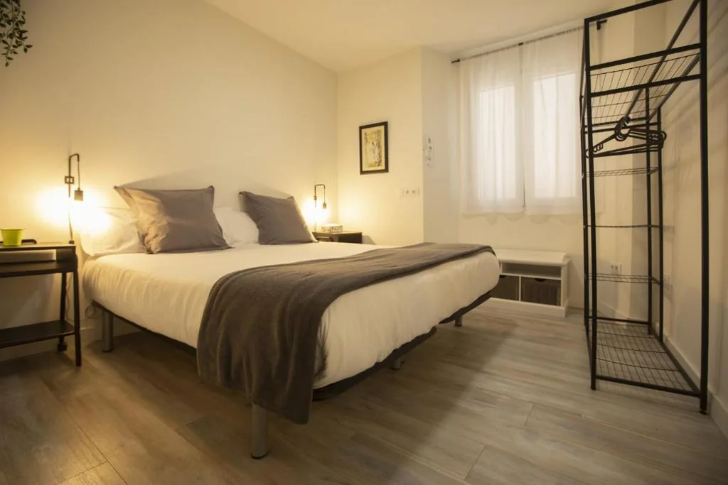 Tweepersoonskamer met eigen badkamer - 1 of 2 bedden — Alojamientos Cantíber
