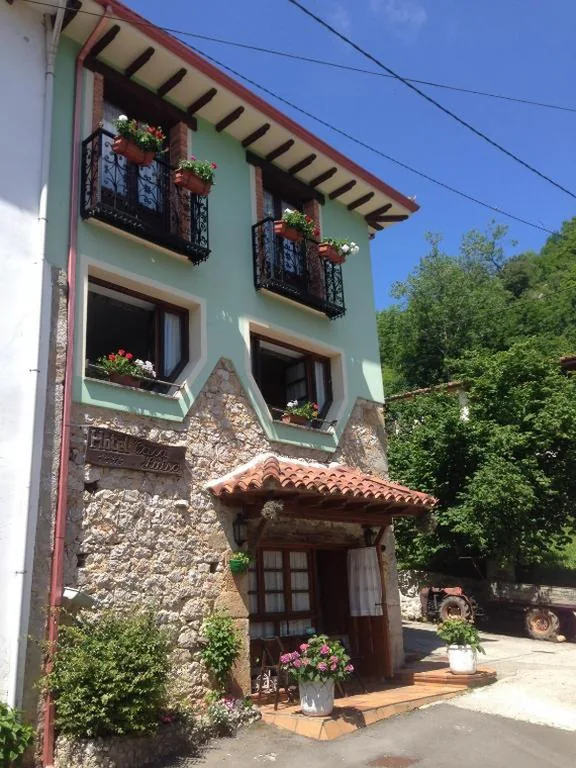 Casa de 5 dormitorios — Alojamientos Casa Luisa