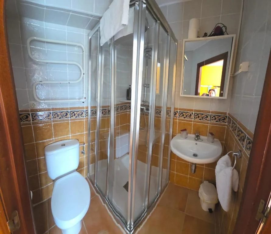 Habitación Doble pequeña — Alojamientos Fermín