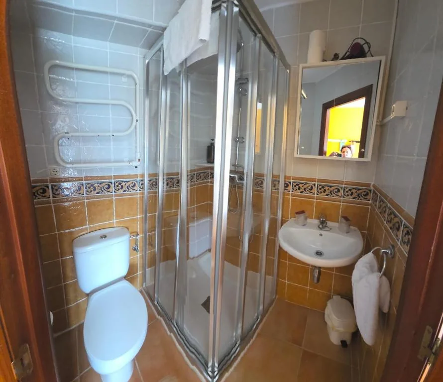 Habitación Doble Pequeña — Alojamientos Fermín