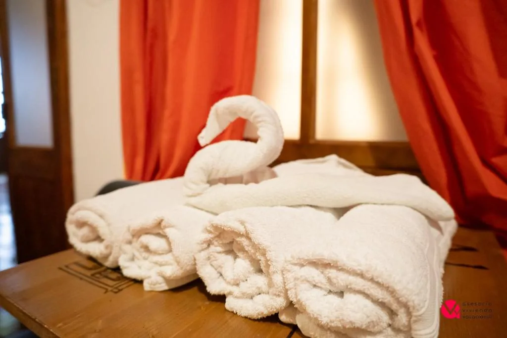 Habitación Cuádruple con baño privado externo — ALOJAMIENTOS NECANA