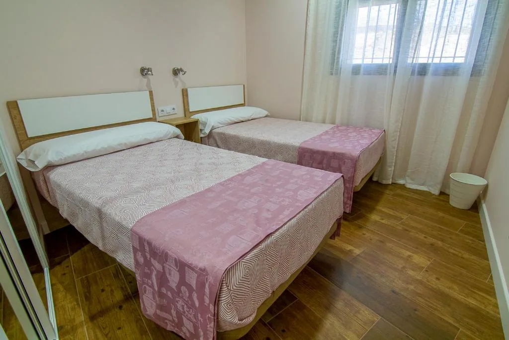 Doppelzimmer mit 2 Betten — ALOJAMIENTOS TAJO INTERNACIONAL