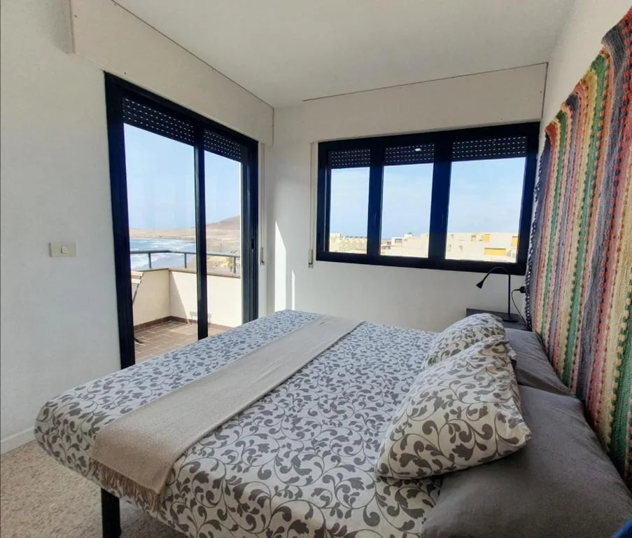 alquilaencanarias El Medano Spectacular terrace and sea views A