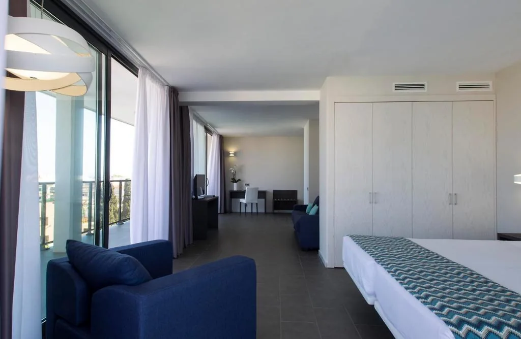 Premium Accommodation (3 Adults + 2 Children) — Altafulla Mar Hotel