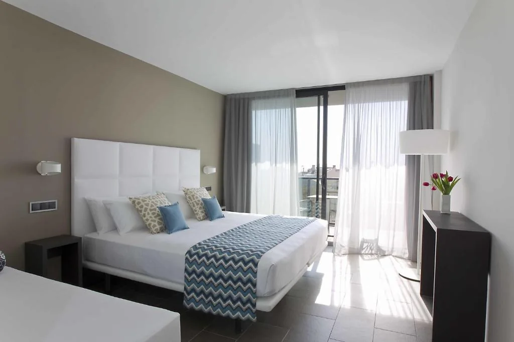 Standard Double Room (3 Adults) — Altafulla Mar Hotel