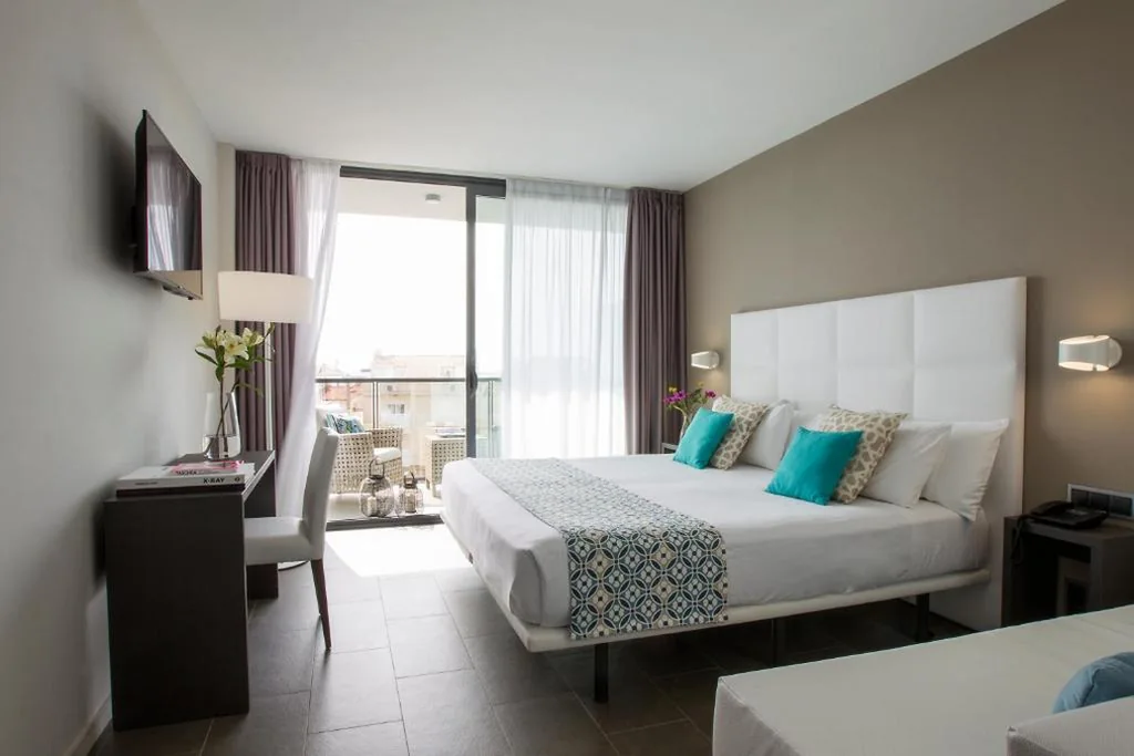 Superior Triple Room — Altafulla Mar Hotel