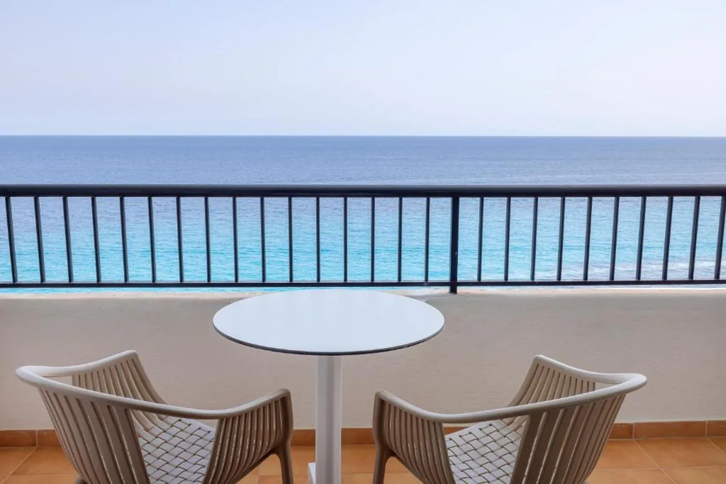 My Favorite Club double Superior Frontal Sea View — Alua Calas de Mallorca Resort - Hyatt Inclusive Collection