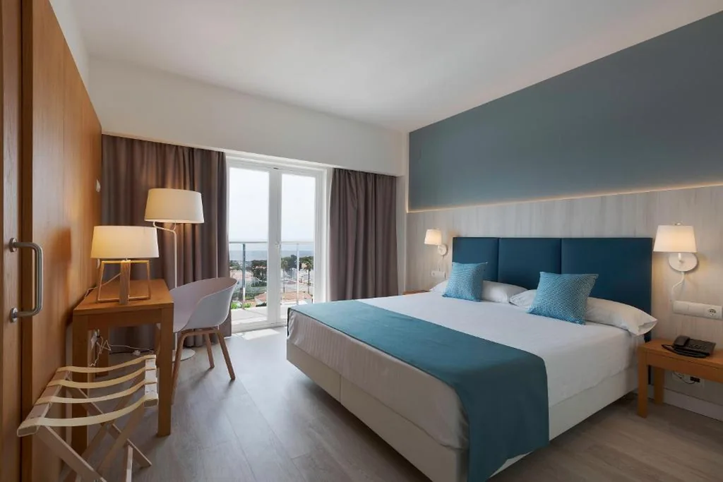 Suite Junior con vistas al mar — Alua Illa de Menorca - Hyatt Inclusive Collection