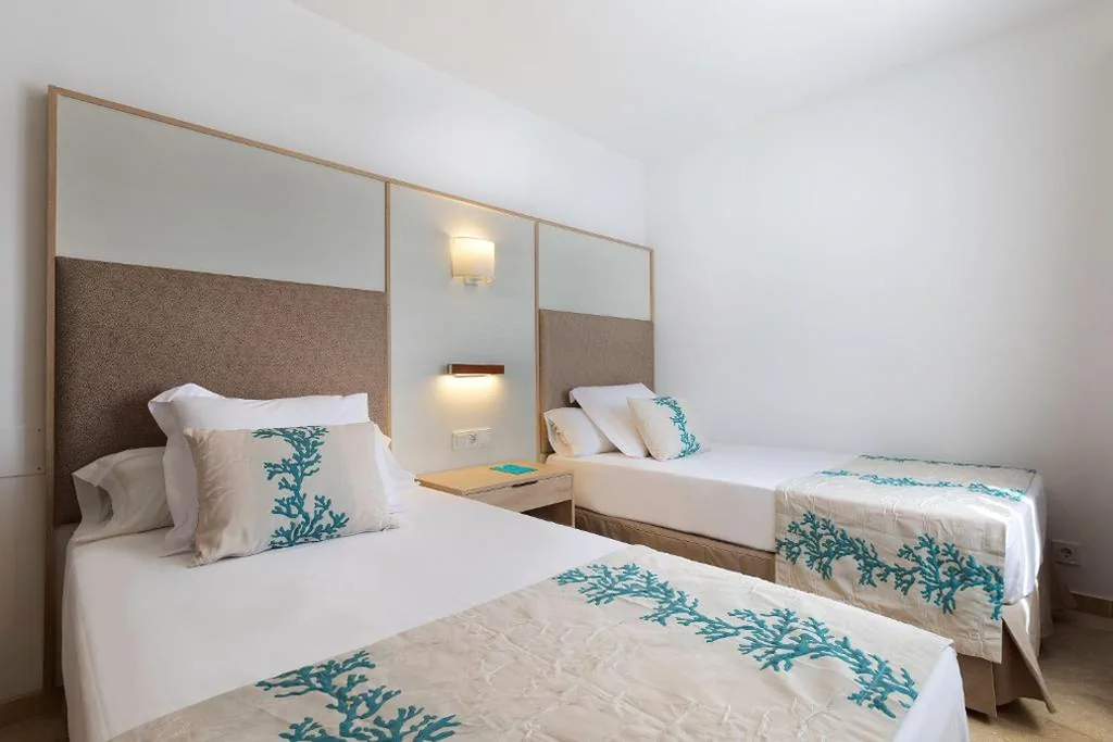 Suite con 2 camere da letto e vista mare — Alua Suites Las Rocas