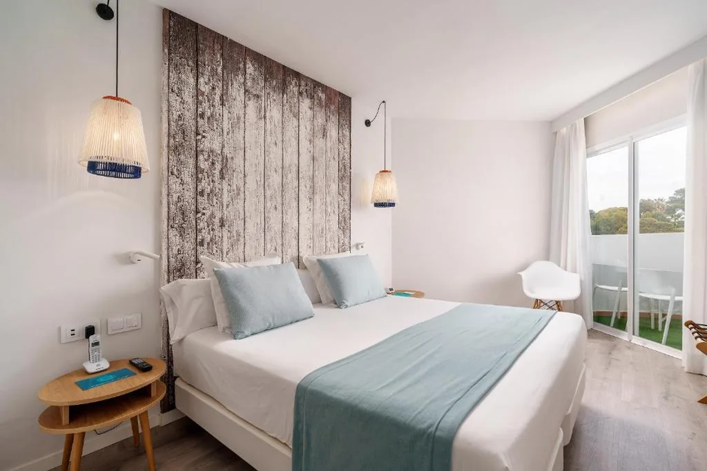 Alojamiento Doble My Favorite Club con vistas frontales al mar — AluaSoul Mallorca Resort - Adults only