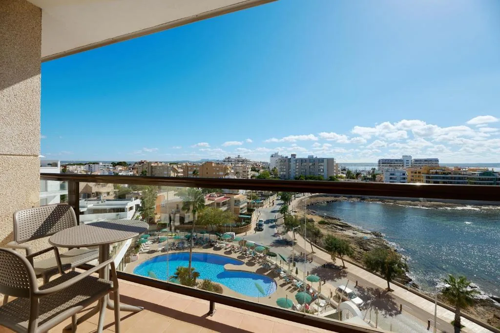 Doppelzimmer mit Pool- und Meerblick — AluaSoul Palma Hotel Adults Only