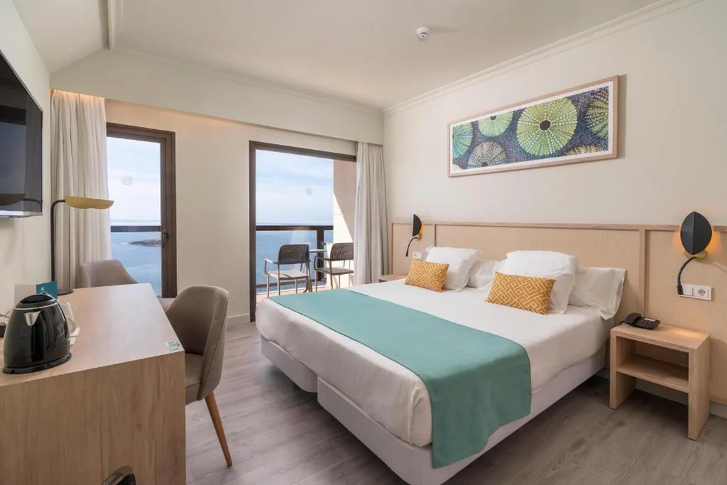 Doppelzimmer mit direktem Meerblick — AluaSoul Palma Hotel Adults Only