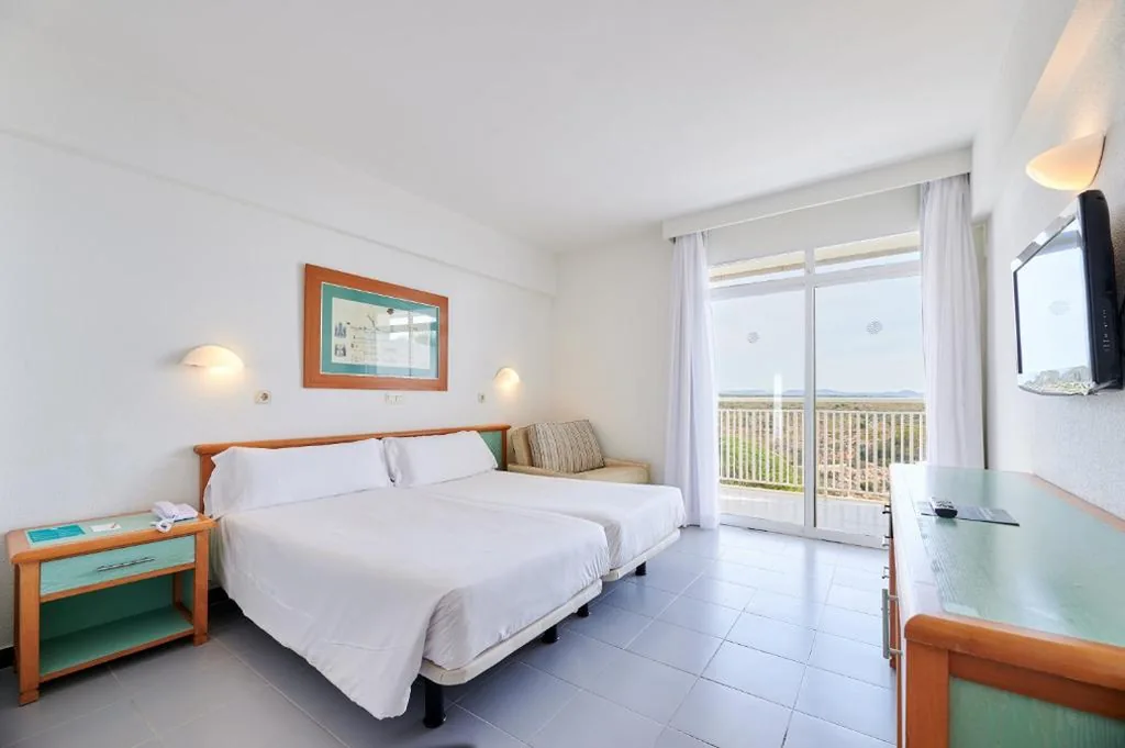Camera doppia con vista sul mare — AluaSun Cala Antena - All Inclusive - Hyatt Inclusive Collection