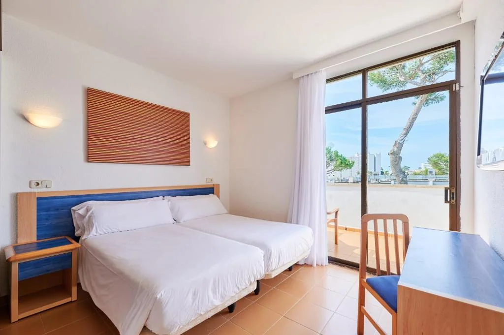Camera familiare — AluaSun Cala Antena - All Inclusive - Hyatt Inclusive Collection