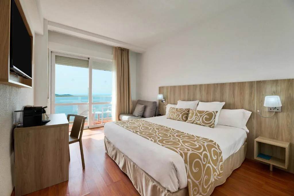 Superior Double Room with Frontal Mar Menor Views — AluaSun Doblemar