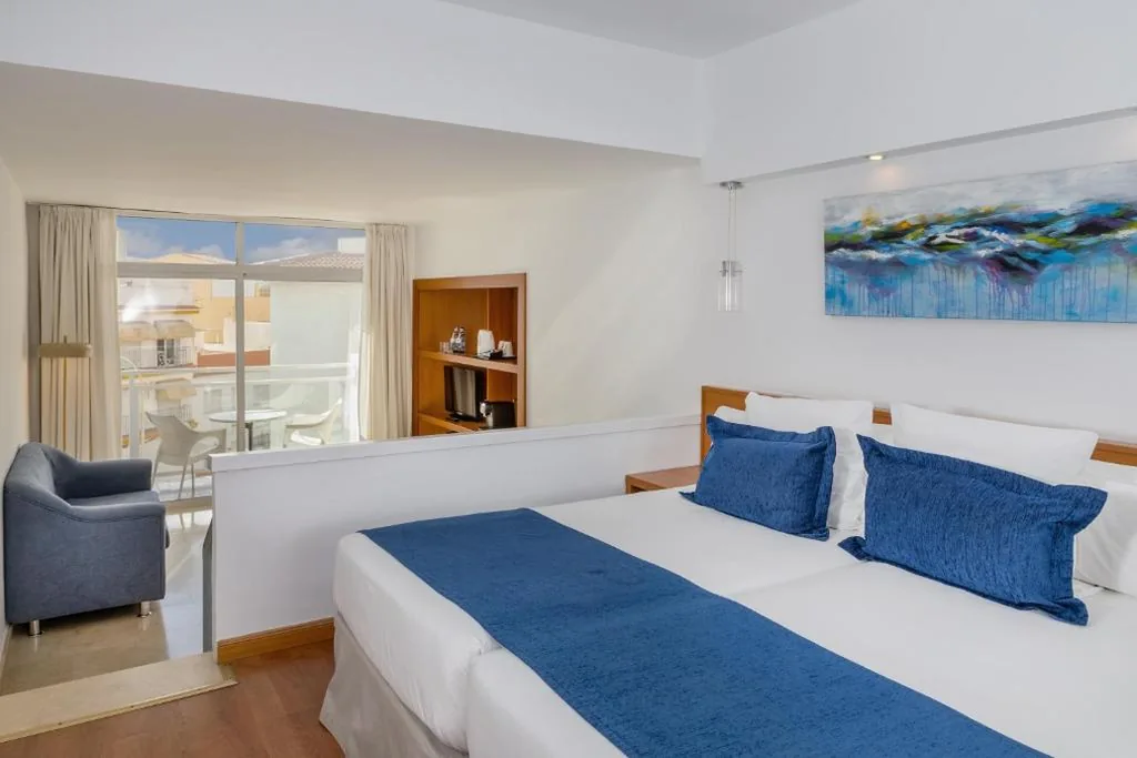 Superior Junior Suite — Aluasun Lago Rojo - Adults recommended