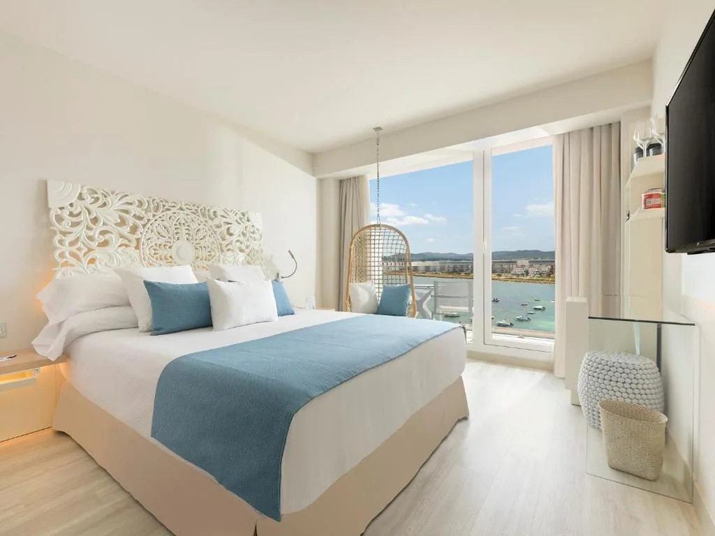 Quarto Duplo Deluxe com vista para a piscina - 1 ou 2 camas - The One Keep the secret — Amàre Beach Hotel Ibiza - Adults Recommended