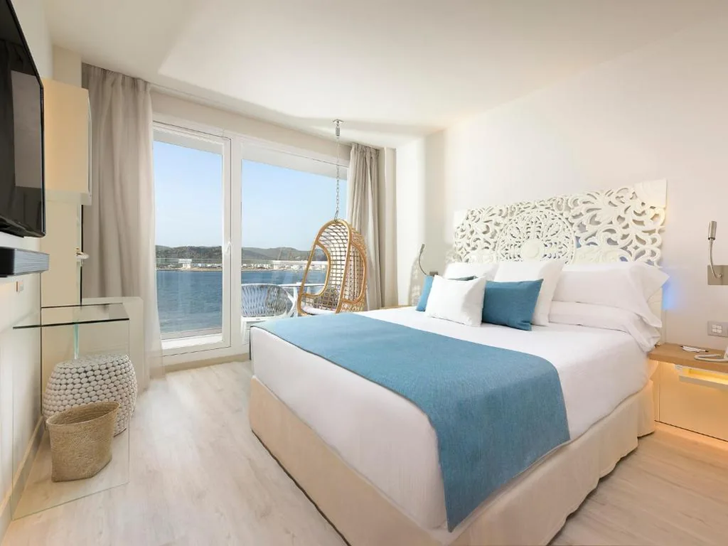 Quarto Duplo Deluxe com vista para o mar - 1 ou 2 camas - The One Oh La La — Amàre Beach Hotel Ibiza - Adults Recommended