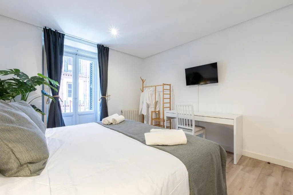Camera doppia con bagno in comune - 1 o 2 letti — Amati Boutique Coliving Madrid