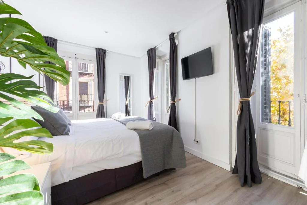 Camera doppia con bagno in comune - 1 o 2 letti — Amati Boutique Coliving Madrid