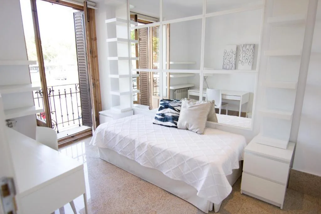 Apartamento Estudio — AmazINN Places Embajadores VI
