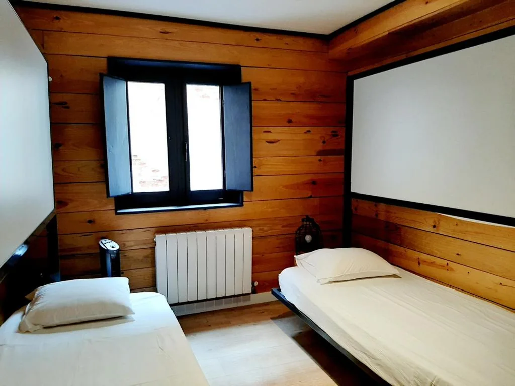 Habitación Cuádruple con baño privado — Amelia by gaiarooms