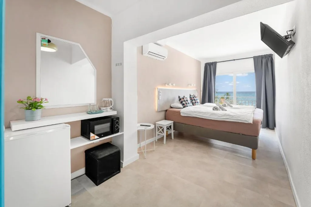 Doppelzimmer mit Balkon und Meerblick — Amena Mar Hotel