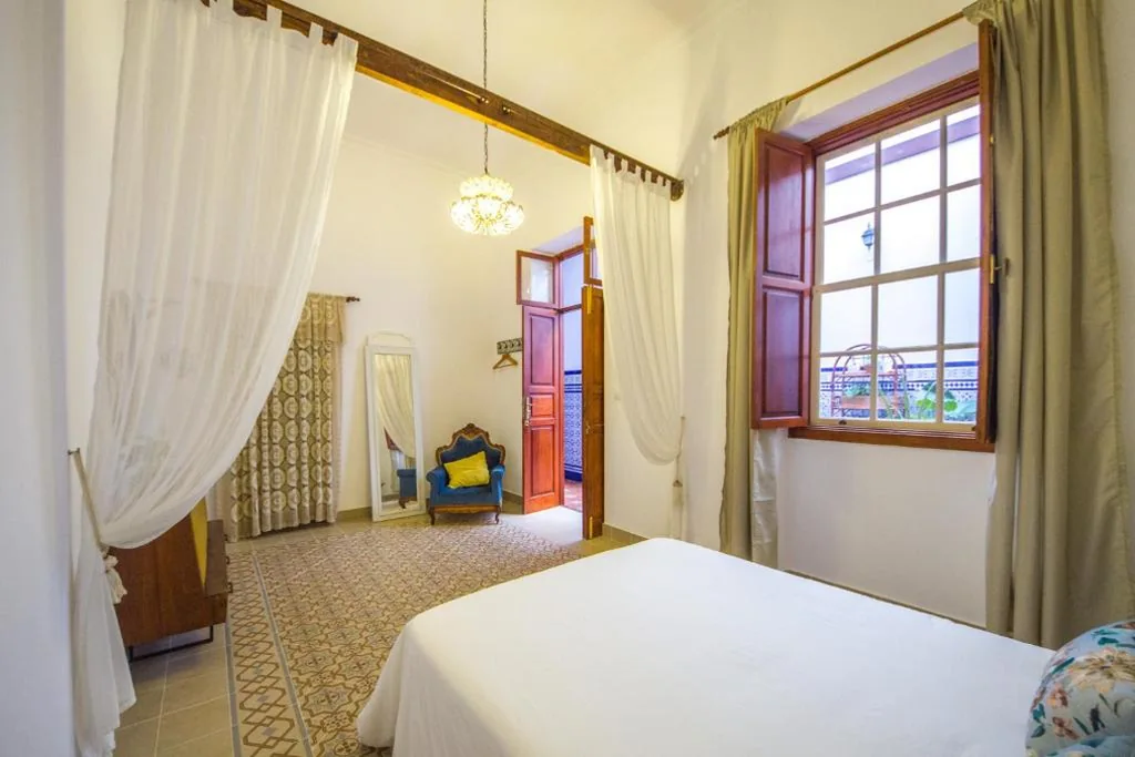 Habitación Doble con baño privado — Aminta Home charmy rooms in Vegueta
