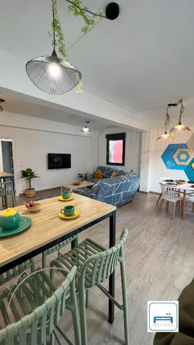 Amplia casa de 9 hab, Cabral. — foto 3