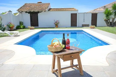 Amplia casa rural con precioso jardín cerca de Málaga capital. — Foto 10