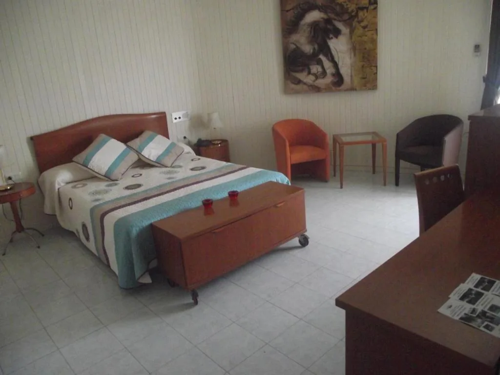 Habitación Doble con balcón — Ampuria Inn