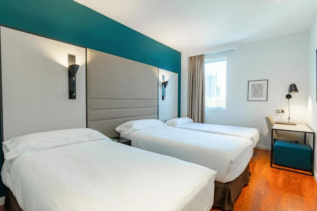 Chambre Triple — Amura Alcobendas